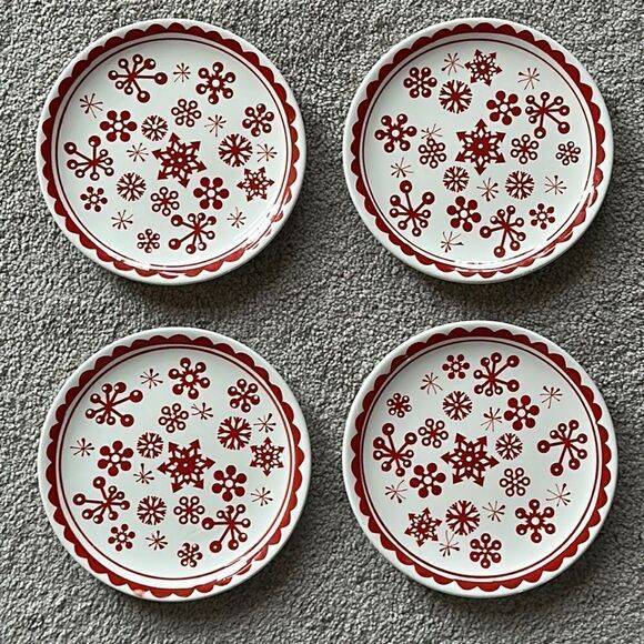 Holiday Home Snowflake ❄️ Dessert Plates! - Picture 1 of 6
